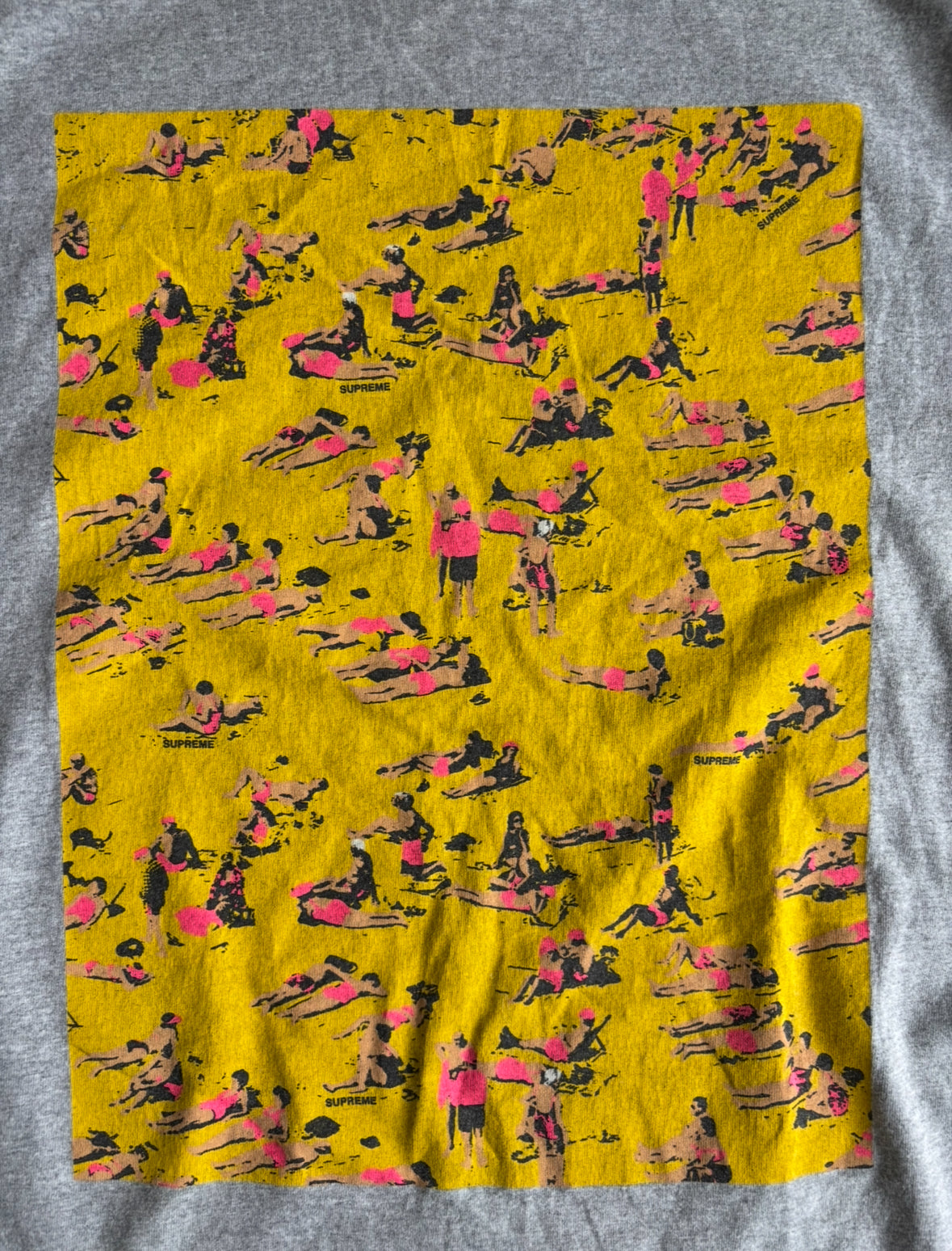 Supreme SS16 Beach T-Shirt - Medium