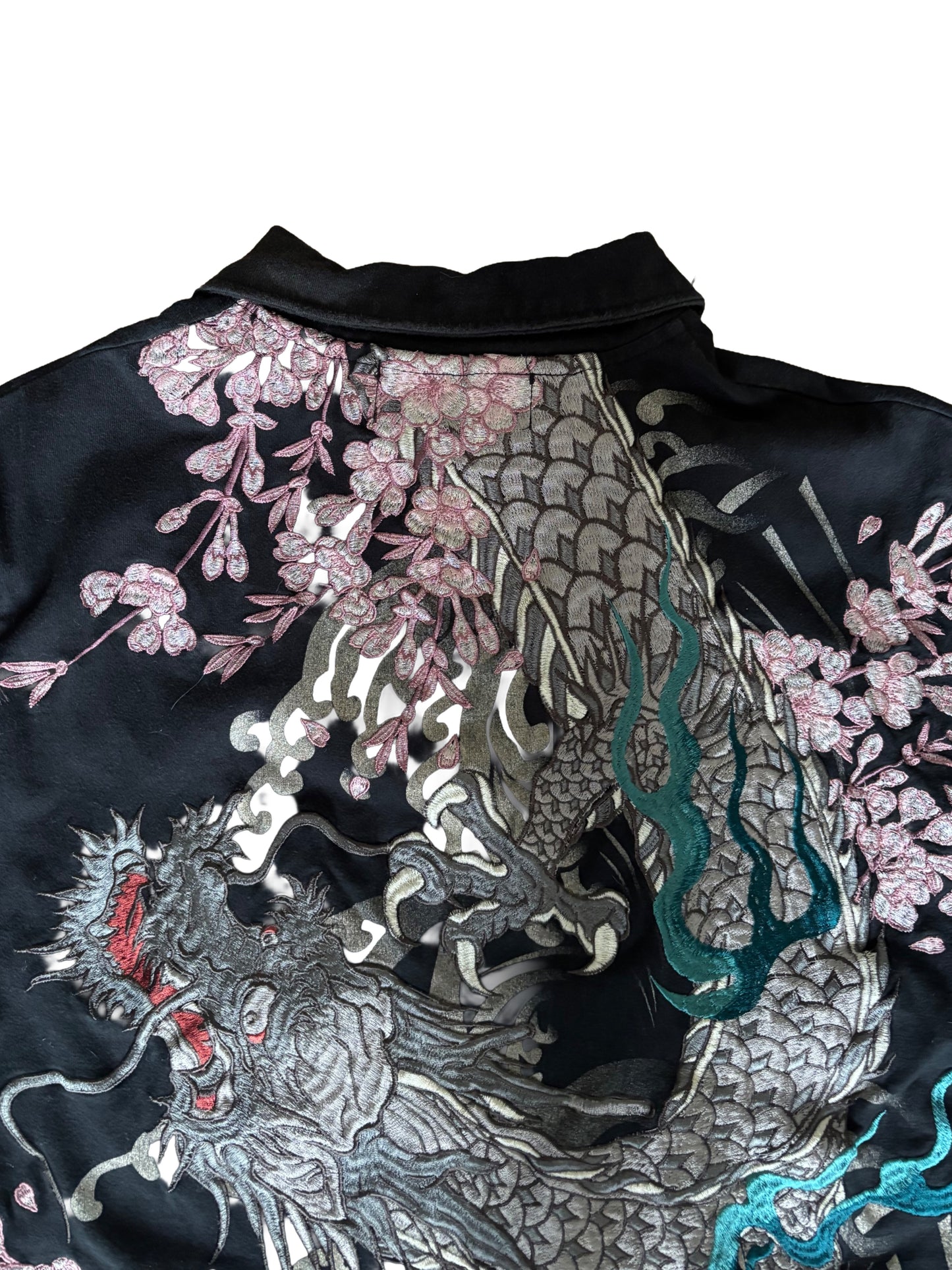 Karakuri Tamashii Dragon & Cherry Blossom Embroidered Polo Shirt – Black (M)