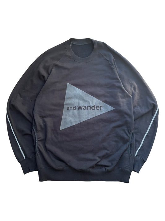 and wander Logo Sweatshirt – Black (Size 4)