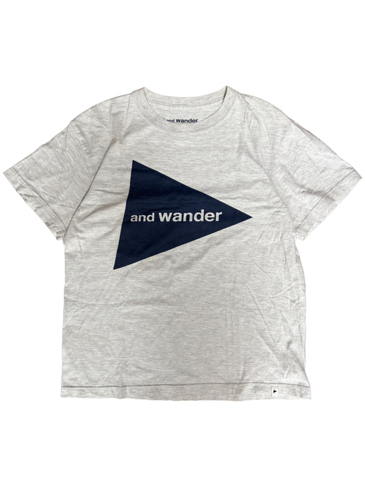 and wander Logo Tee – Grey (S/M)