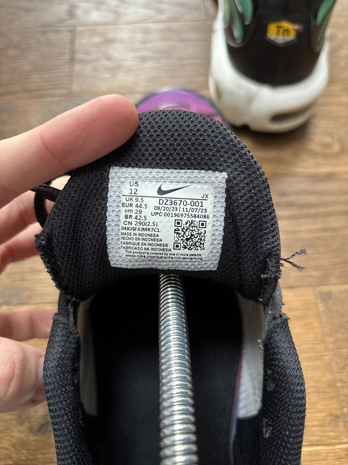 Nike Air Max Plus Rainbow DZ3670-001 – UK 9.5